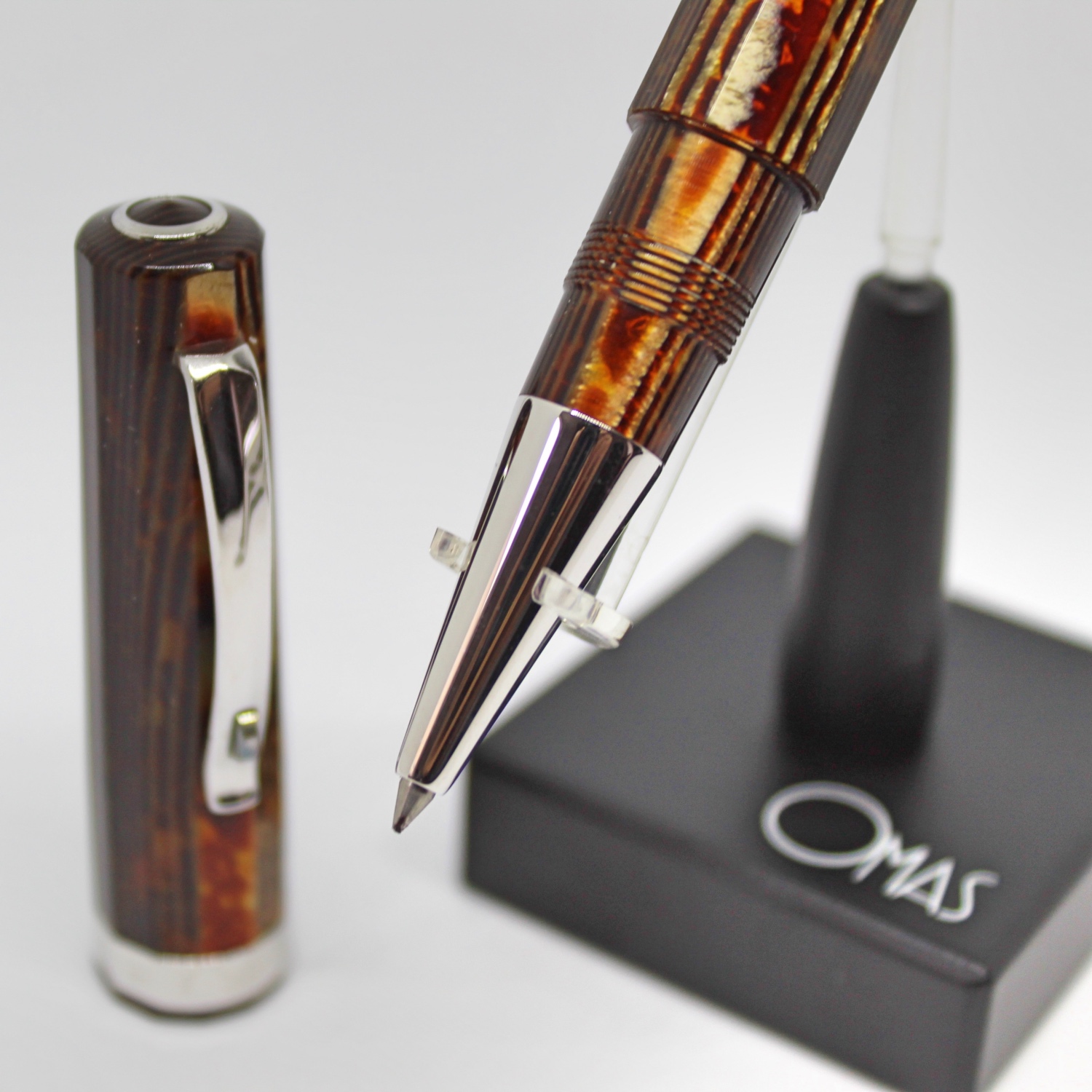 Omas Ogiva Lady celluloide Nero e oro - mini penna roller + refill omaggio  o stilo